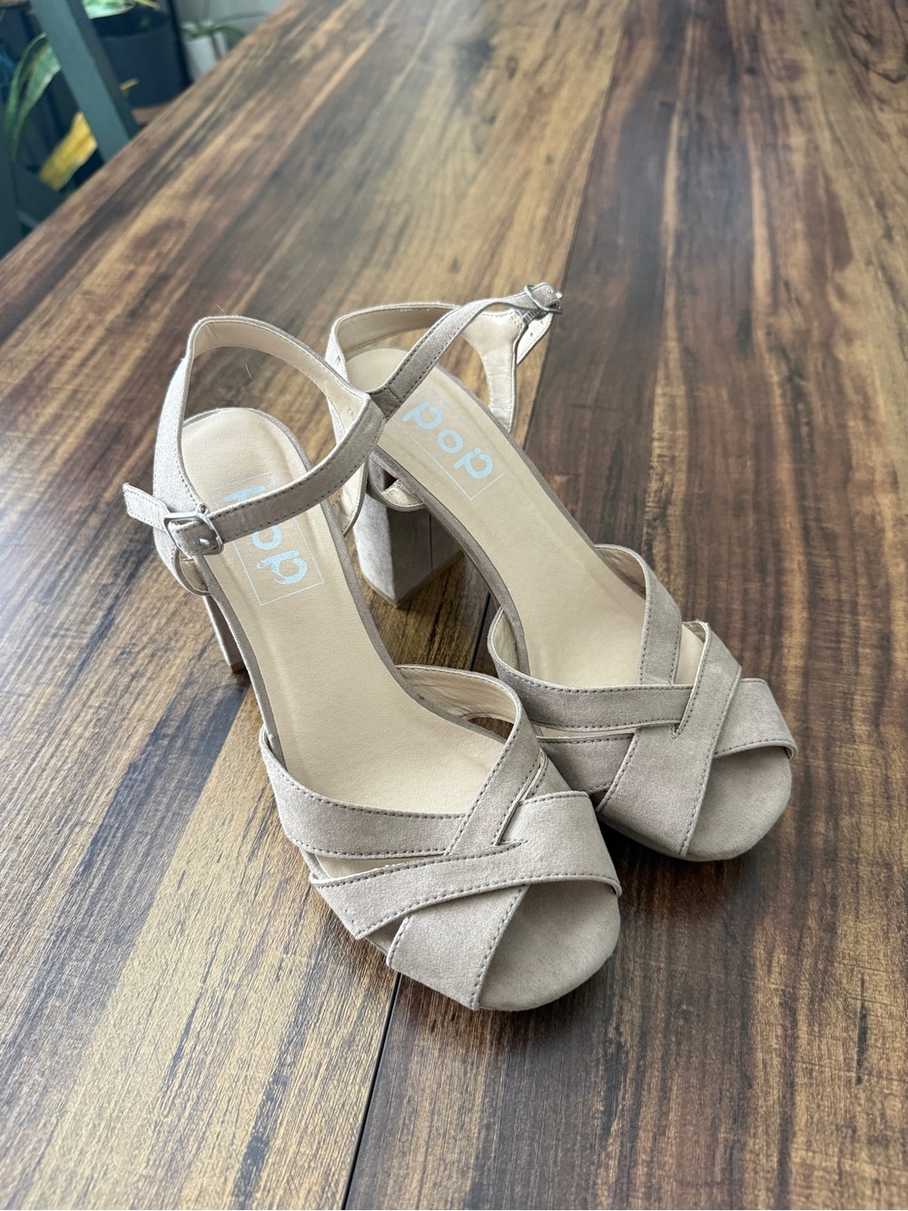 Pop Block Heel Ankle Strap Sandals tan US 7M